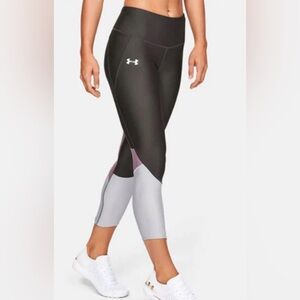 Under Armour Grey/Lilac Legging/Yoga Pants Women's Size Large 7/8